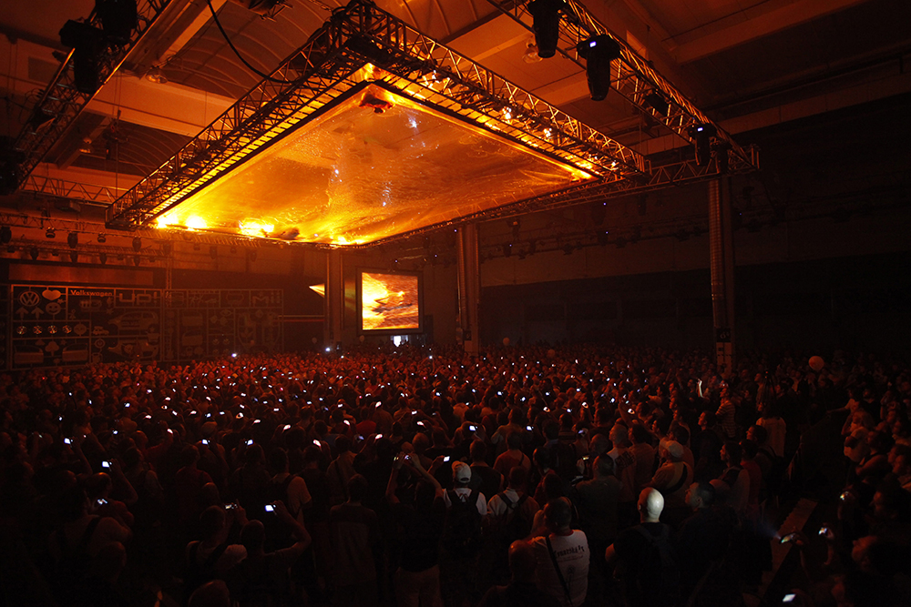 Eight thousand lit mobile phones